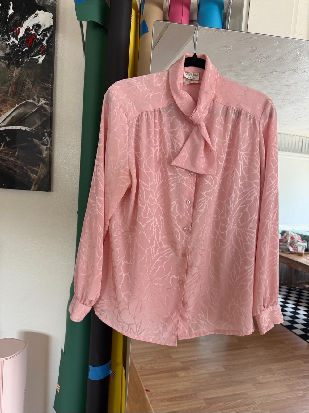 Vintage-Style Pink Tie-Neck Men’s Shirt